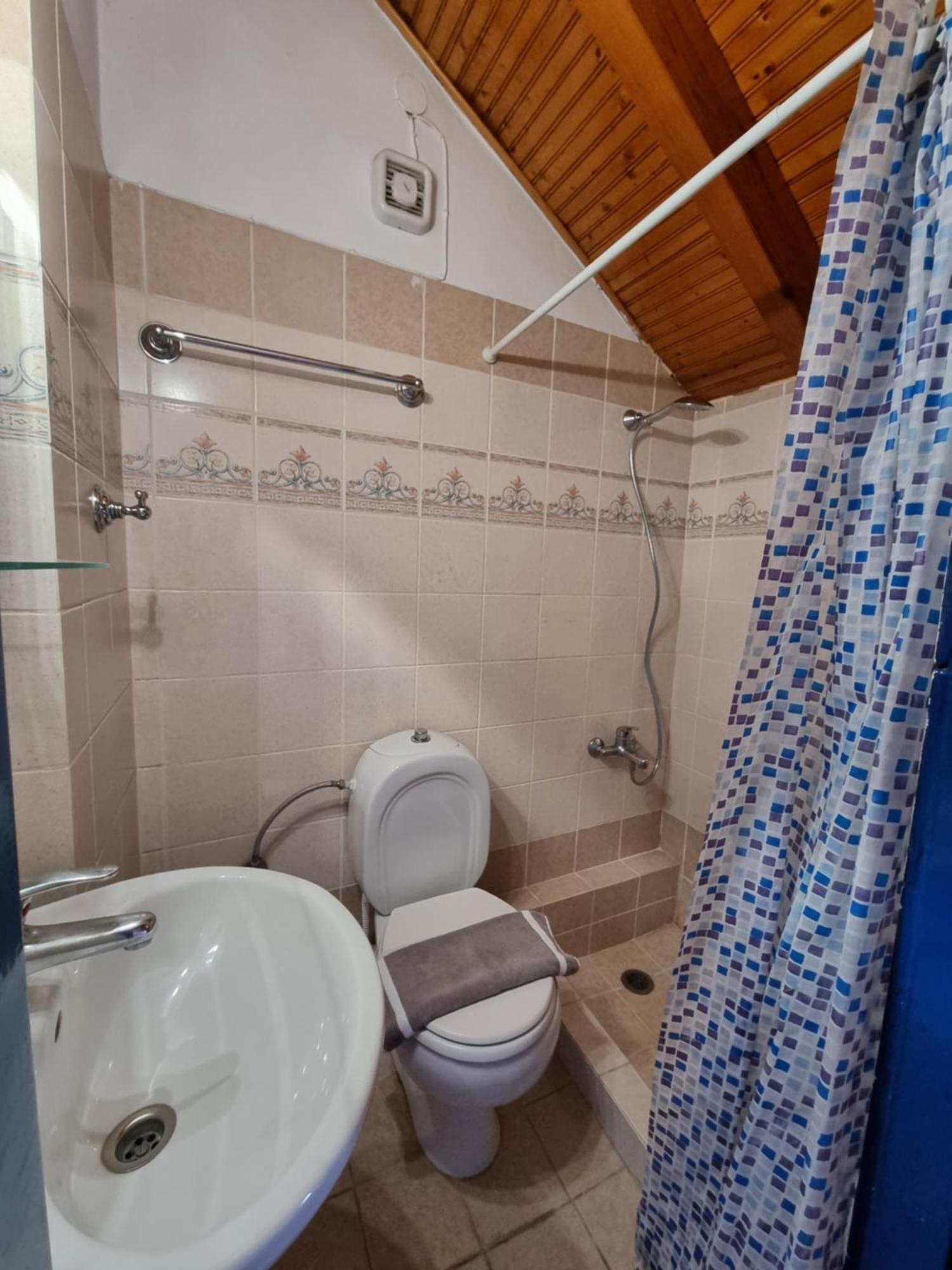 Kalavrita Krinides Apartment And Attics Exterior foto